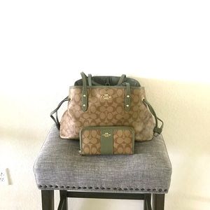 Coach purse and wallet